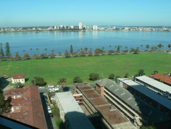 Affordable & Comfortable Apartment On Langley Park Пърт Екстериор снимка